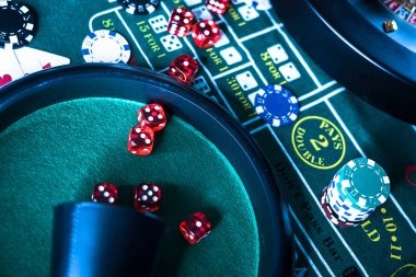 bri4d live studio with professional dealer, HD cameras, and multi-angle view of dice roll